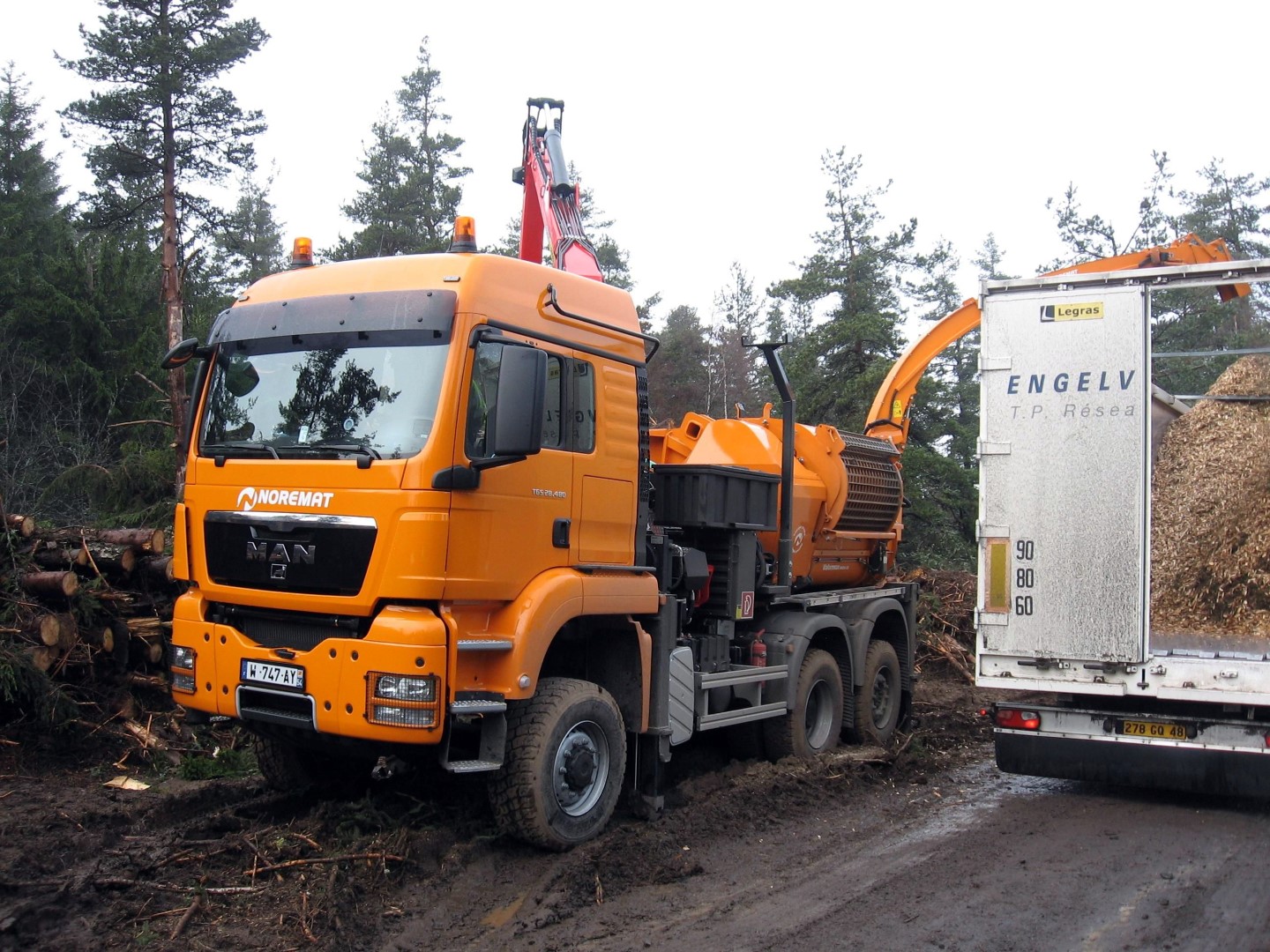 Déchiqueteuse sur camion Valormax Noremat Jenz 5